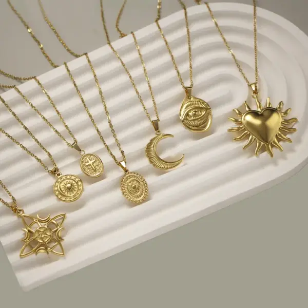 Wholesale 201 Stainless Steel 304 Stainless Steel Ferroalloy Moon Heart Shape Flower Electroplating Ion Plating (IP) Real Gold Plated Retro IG Style Waterproof Non Tarnish Gold Pendant Necklace