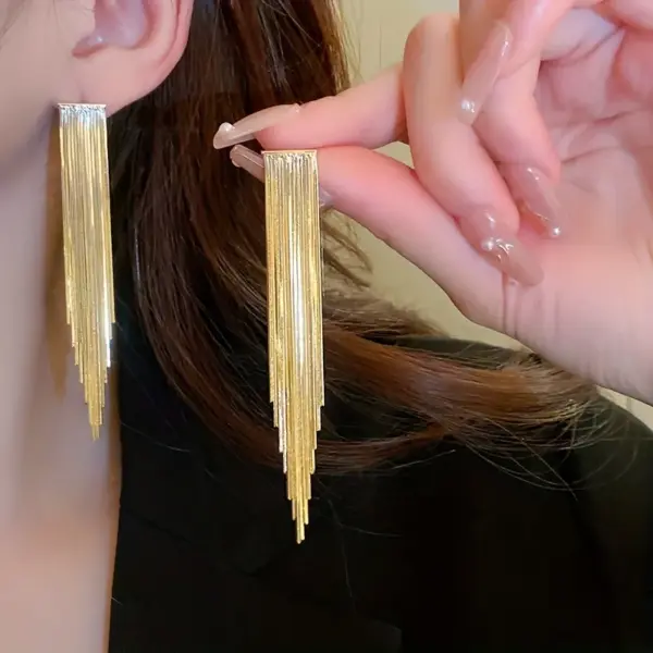 Wholesale 1 Pair Elegant Solid Color Tassel Plating Copper Gold Plated Drop Earrings