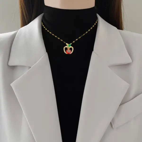Wholesale Electroplating 18K Gold Golden Plated Apple Titanium Steel Copper Modern Style Classic Style Titanium Steel Pendant Necklace