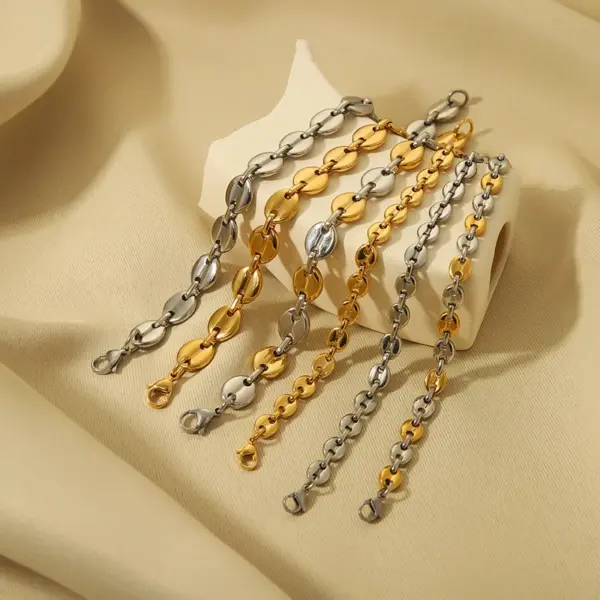 Wholesale 304 Stainless Steel Geometric Electroplating 18K Gold Plated Golden Plated Vintage Style Simple Style Plating Gold Silver Bracelets