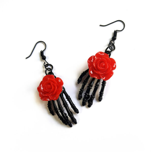 Wholesale Crossborder gothic skeleton, bat, snake, spider, moon, rose, moth, earring neutral punk