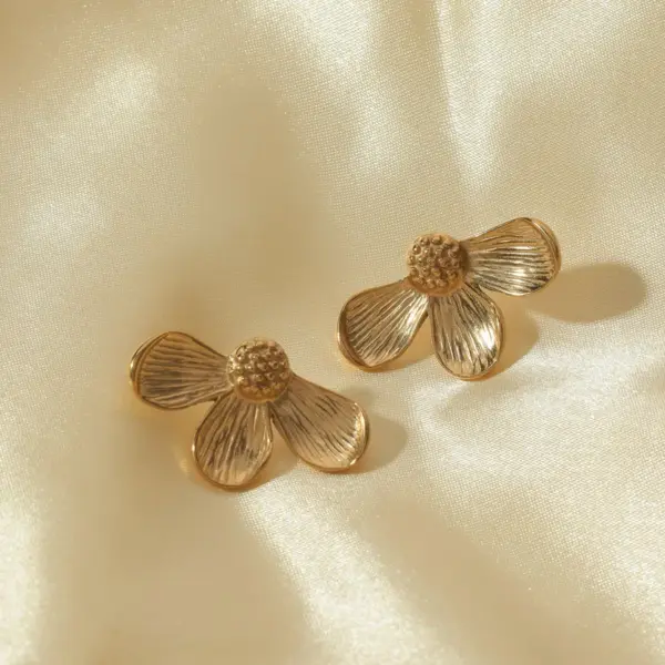 Wholesale 1 Pair Simple Style Classic Style Flower Plating 304 Stainless Steel 18K Gold Plated Ear Studs