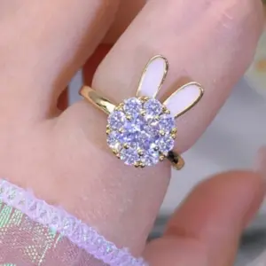 XL1502-46 Golden Rabbit Rotating Ring