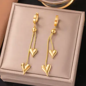 【G3069】Pointed Peach Heart Earrings / Gold