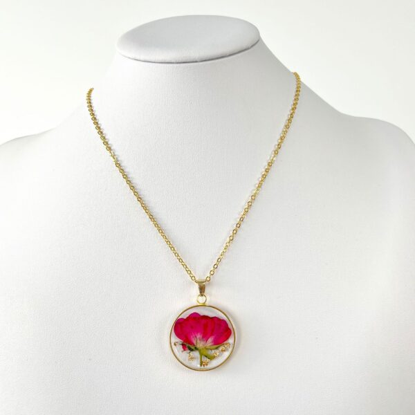 Wholesale Ivy Valentine's Day Gift Resin Dried Flower Necklace Creative Real Flower Fashion Pendant Pendant Jewelry Birthday Month Flower