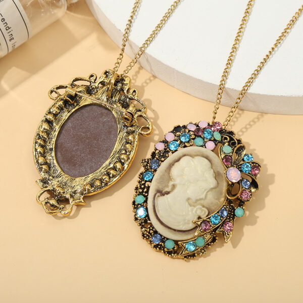 oly-43af9df3268cdf7eb4a3abd80a53dfa9 Wholesale retro statue hollow pendant ladies light luxury jewelry niche sweater chain alloy diamond necklace