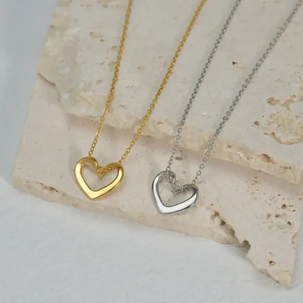 Wholesale 304 Stainless Steel Ferroalloy Heart Shape PVD Coated Stone-Free 18K Real Gold Plated Simple Style Waterproof Non Tarnish Plating Necklace