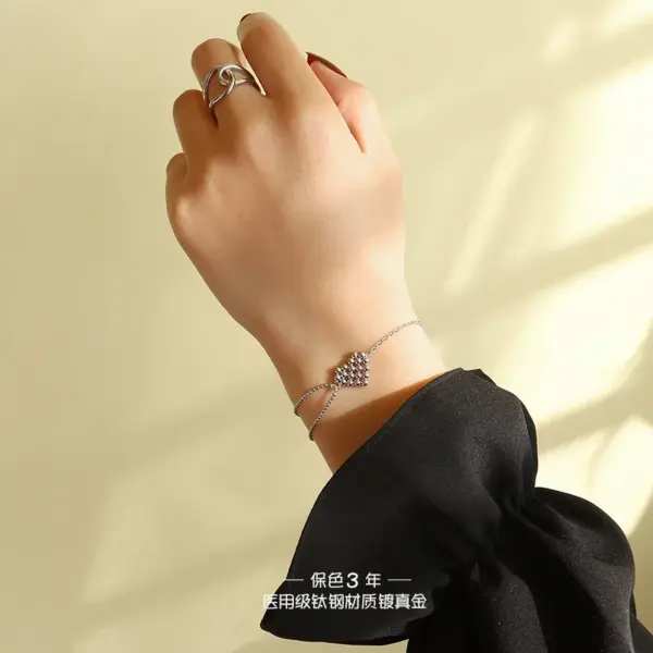 Wholesale PVD Coated Real Gold Plated 18K Gold Heart 304 Stainless Steel Fashion Waterproof Non Tarnish 304 Stainless Steel Bracelets