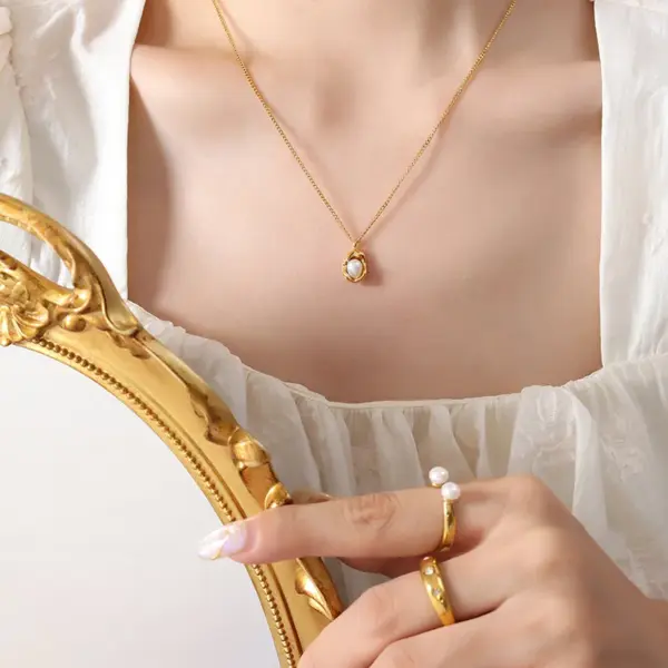 Wholesale 304 Stainless Steel PVD Coated Freshwater Pearl Plating Geometric Necklace