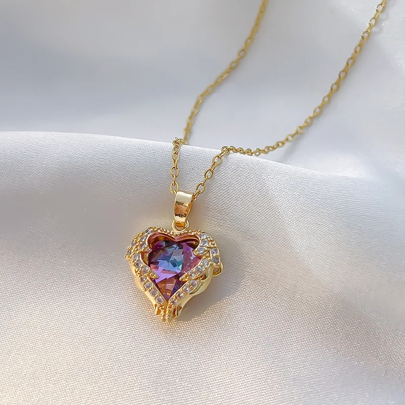Wholesale Titanium Steel Copper Elegant Plating Inlay Heart Shape Artificial Diamond Pendant Necklace