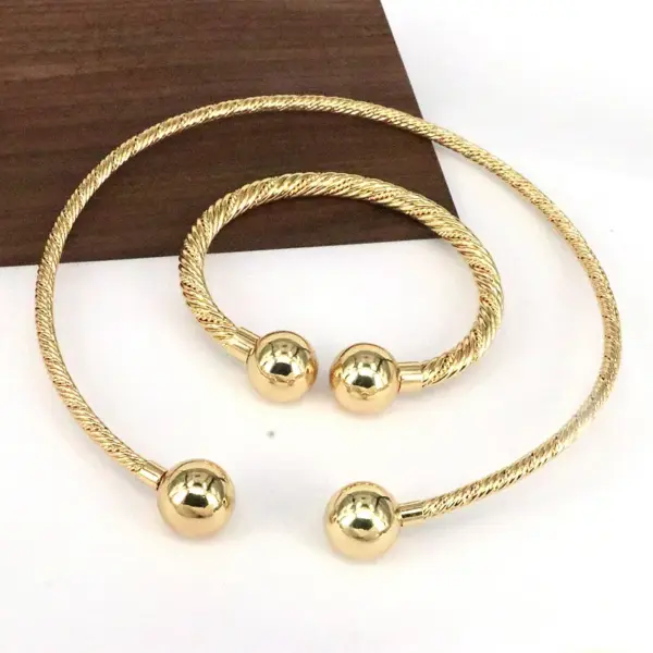Wholesale Streetwear Round Copper Plating 18k Gold Plated Bracelets Necklace