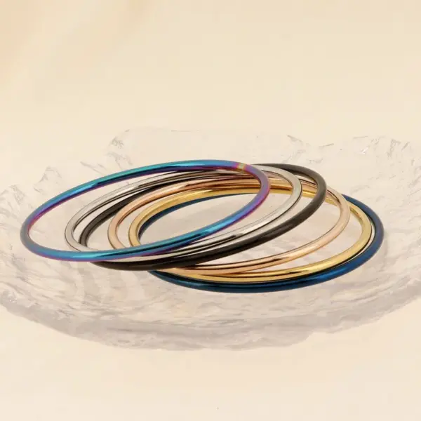 PVD Coated 18K Gold Plated Round Solid Color 304 Stainless Steel Basic Simple Style Classic Waterproof Non Tarnish Titanium Bangle