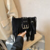 Wholesale Retro shoulder/crossbody tassel bag
