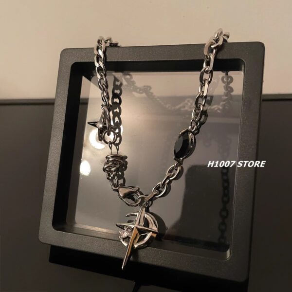 Wholesale Black Gem Mang Star European and American Hip Hop Street Necklace Boys Niche Design High-grade Girls Clavicle Chain Wool Chain