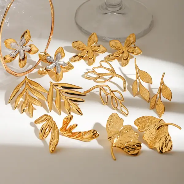 304 Stainless Steel Leaf Leaves Flower PVD Coated Real Gold Plated Modern Style Classic Style Commute Waterproof Non Tarnish Ear Studs