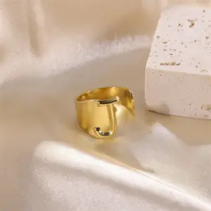 Gold / J