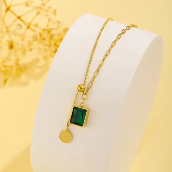 Wholesale PVD Coated Real Gold Plated 18K Gold Geometric Titanium Steel Elegant Waterproof Non Tarnish 304 Stainless Steel Pendant Necklace