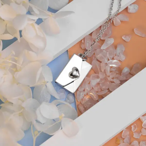 Wholesale Fashion Envelope Stainless Steel Pendant Necklace Stainless Steel Necklaces