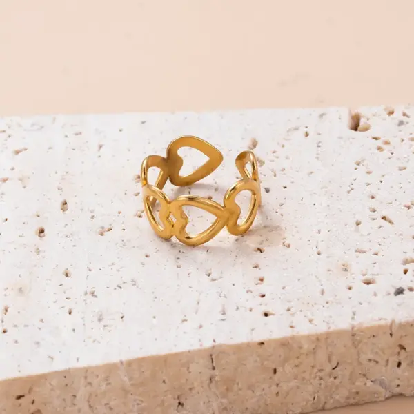 PVD Coated Heart Shape Solid Color Snake 304 Stainless Steel Simple Style Cool Style Waterproof Non Tarnish Open Ring