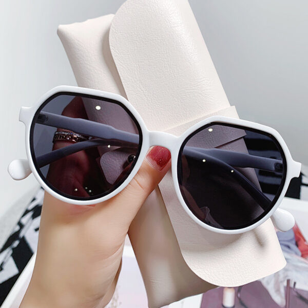 Wholesale New Brown Sunglasses Ins Style Female K-Style Trendy Internet Celebrity Style Retro Small Frame White Sunglasses Plain Sunglasses