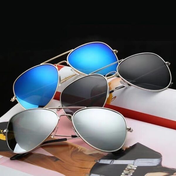 Wholesale 3026 color reflective sunglasses men's and women's glasses retro goles classic fashion metal sunglasses