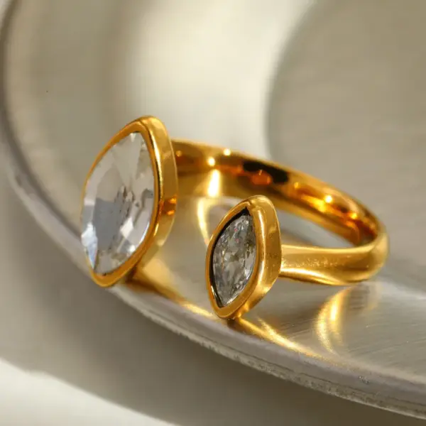 Wholesale Luxurious Open Heart Ring Set With Zirconia Stones Stainless Steel 18K Gold Plated Elegant Casual Fashion Jewelry For Women