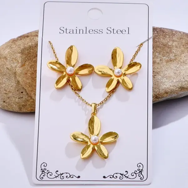 Wholesale 304 Stainless Steel Circle Round Oval Rack Plated Long-Lasting Plated PVD Coated Artificial Pearls 18K Gold Plated K Gold Plated Casual Elegant Cute Cable Chain Gold Jewelry Set