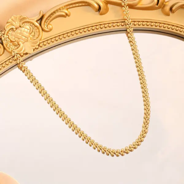 Wholesale Elegant Gold Titanium Steel Wheat Ear Heart Shaped Necklace For Women Non Fading Luxury Geometry Pattern Choker Necklace