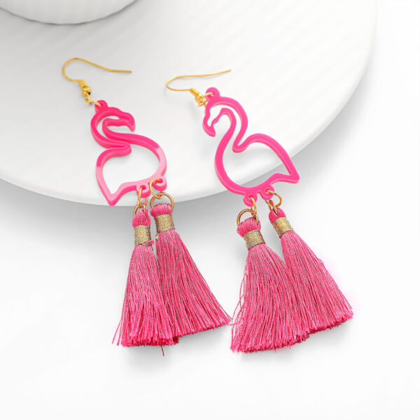 Wholesale Semi-managed new environmentally friendly acrylic earrings European and American personality hollow swan tassel earrings earrings
