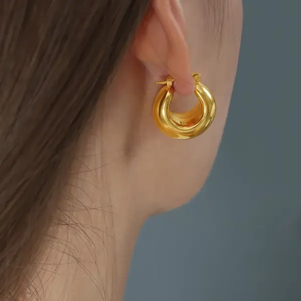 Wholesale 304 Stainless Steel Solid Color PVD Coated 18K Gold Plated Real Gold Plated Punk Simple Style Waterproof Non Tarnish Plating Gold Silver Earrings