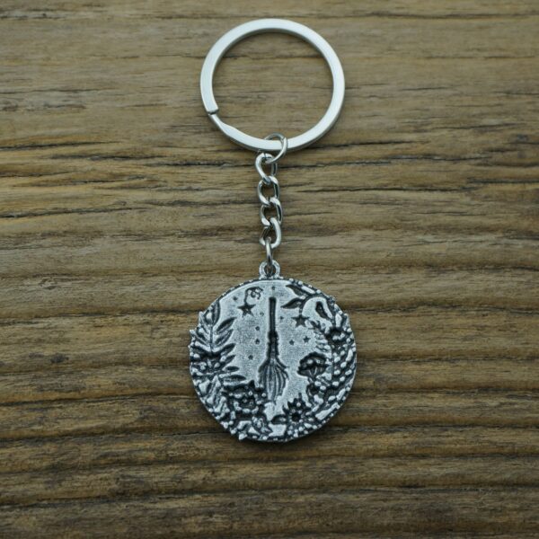 Wholesale Fantasy Magic Witch Broom Key Chain Vintage Pendant Key Ring Fashion Gift for Men and Women