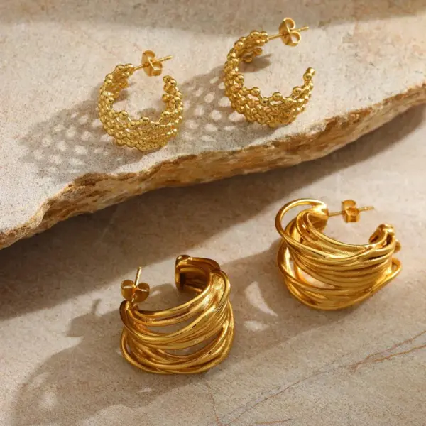 Wholesale 1 Pair Casual Basic Simple Style Geometric Hollow Out Irregular Grid Hollow Out 304 Stainless Steel 18K Gold Plated Ear Studs