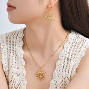 Wholesale Sun Pendant Stainless Steel Women's Jewelry Set Necklace And Earrings Trendy Design Casual Occasion Four Seasons Versatile