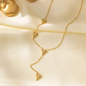 Qyh1017 Pointed Peach Heart Necklace / Gold