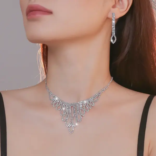 Wholesale Fashion Water Droplets Tassel Artificial Crystal Metal Inlay Rhinestones Earrings Necklace 1 Set