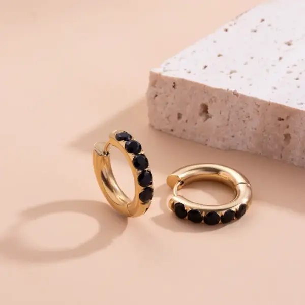 Wholesale PVD Coated Round Oval Heart Shape 304 Stainless Steel Vintage Style Simple Style Classic Style Waterproof Non Tarnish Earrings