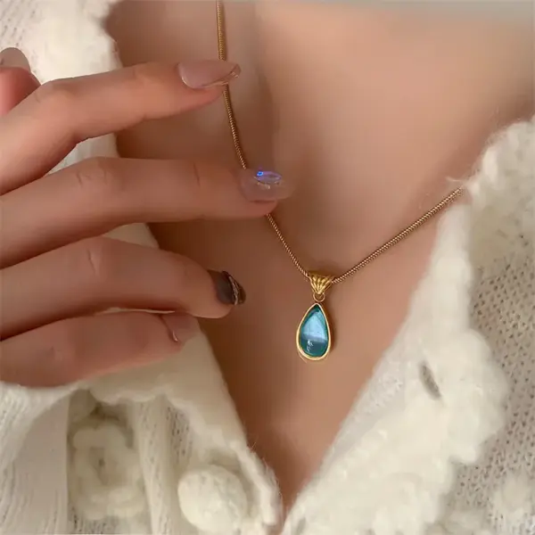 Wholesale Elegant Water Droplets Titanium Steel Inlay Zircon Pendant Necklace