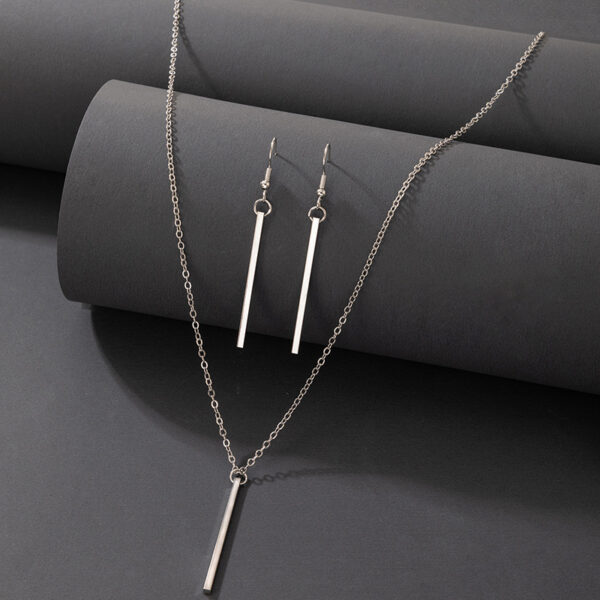 Wholesale Pendant Set Silver Geometric Earrings Necklace Set