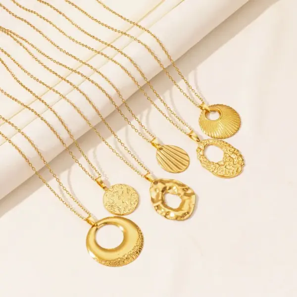 Wholesale PVD Coated Real Gold Plated Geometric Round 304 Stainless Steel Simple Style Waterproof Non Tarnish 304 Stainless Steel Pendant Necklace