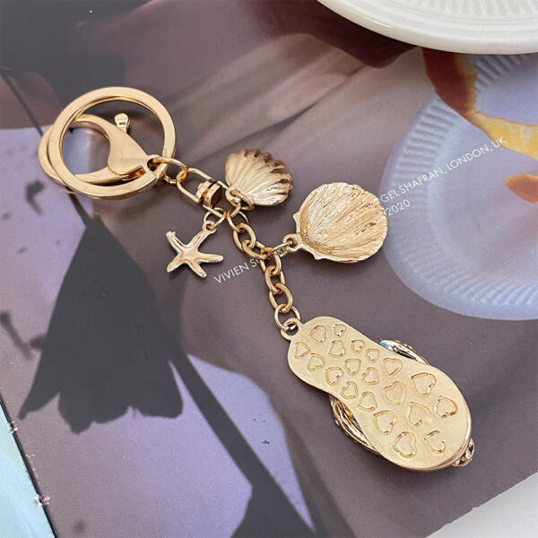 Wholesale Cute diamond-encrusted slippers car keychain metal bag pendant key chain gift