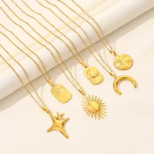 Wholesale PVD Coated Real Gold Plated Star Moon 304 Stainless Steel IG Style Simple Style Waterproof Non Tarnish 304 Stainless Steel Pendant Necklace