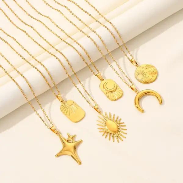 Wholesale PVD Coated Real Gold Plated Star Moon 304 Stainless Steel IG Style Simple Style Waterproof Non Tarnish 304 Stainless Steel Pendant Necklace
