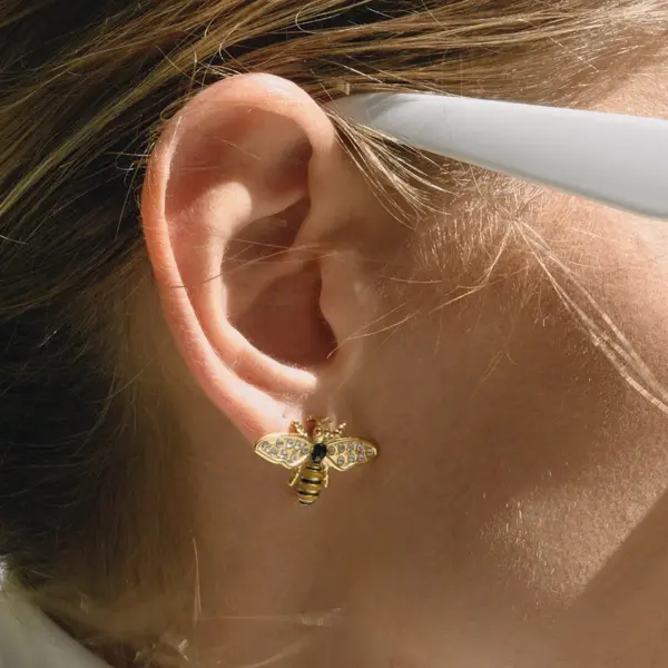 Wholesale Women's Classic 18K Gold Stainless Steel Zircon Bee Earrings Jewelry Pair Vacuum Plated 304 Stainless Steel Stud Earrings