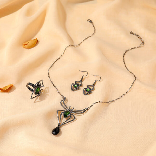Wholesale Jewelry personality exaggerated three-piece necklace earrings ring vintage emerald suit accessories