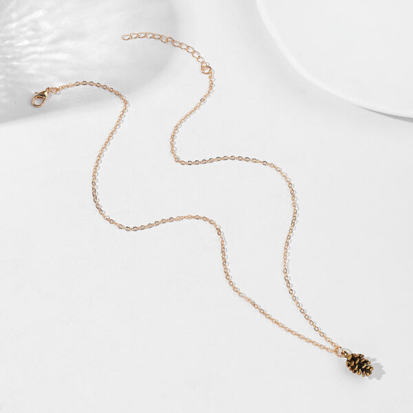 Wholesale Alloy chain pine cone necklace choker necklace