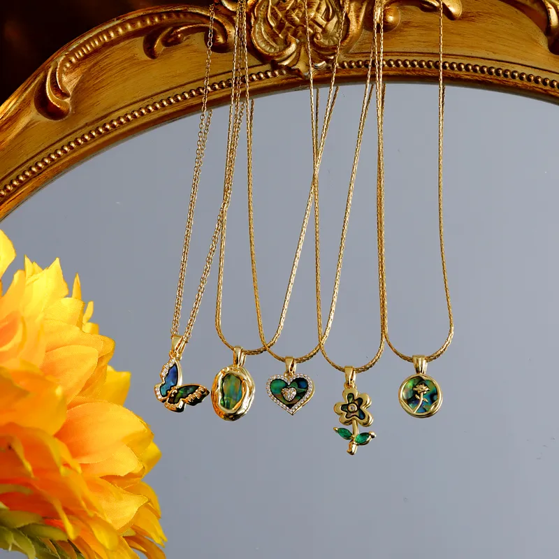 Wholesale 304 Stainless Steel Heart Shape Flower Butterfly PVD Coated Zircon Abalone Shell 18K Gold Plated Simple Style Commute Inlay Gold Pendant Nec
