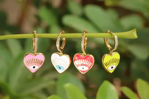 Wholesale New Fashion Love Eyes Oil Dripping Devil's Eye Earrings