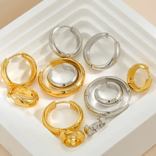 1 Pair Simple Style Solid Color Titanium Steel Earrings