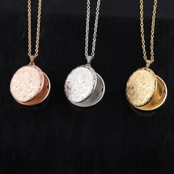 Wholesale PVD Coated 18K Gold Rose Gold Real Gold Plated Round Solid Color Flower Stainless Steel Retro Waterproof Non Tarnish 304 Stainless Steel Lobster Trigger Clasp Closure Pendant Necklace