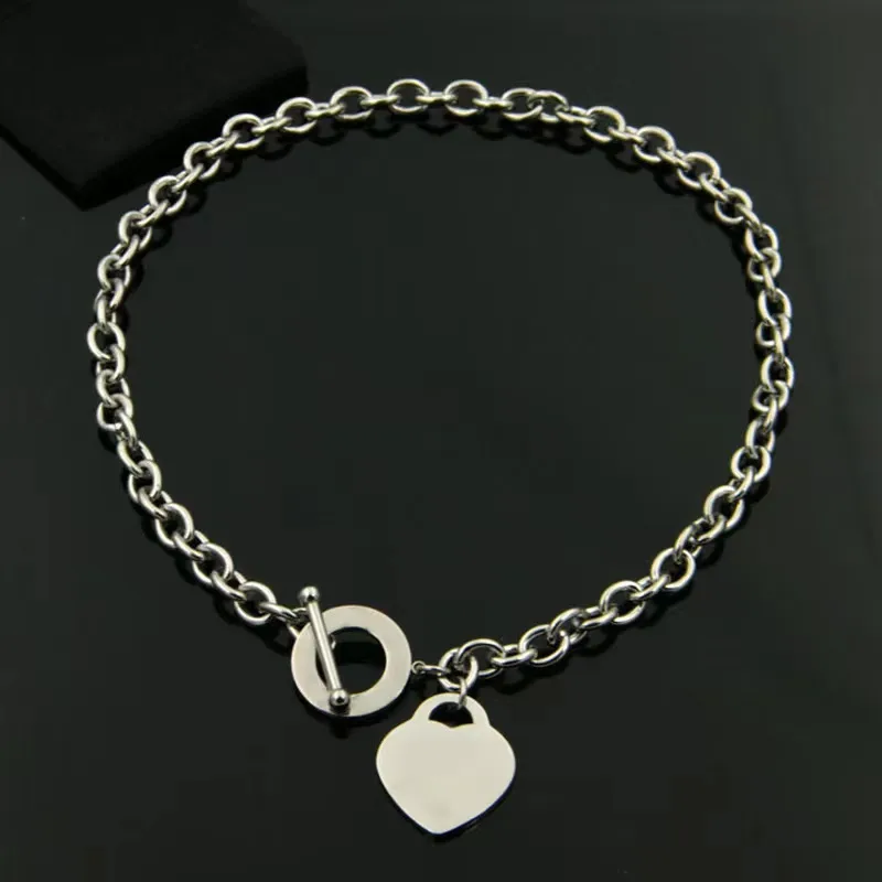 Wholesale PVD Coated 18K Gold Plated Heart Shape Titanium Steel Simple Style Classic Style Waterproof Non Tarnish Titanium Steel Necklace